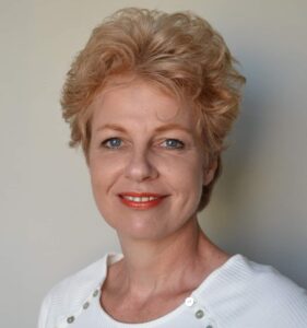 Silvia Majka - Cosmic Painting Creator